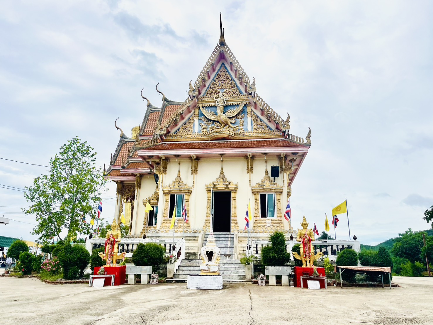 วัดเขาน้อย